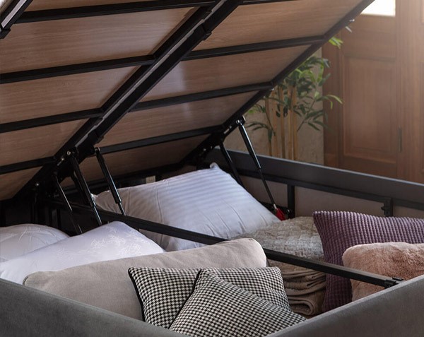 Sandıklı Havuzlu Baza